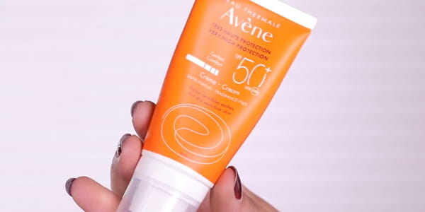 واقي شمس avene للبشرة الدهنية